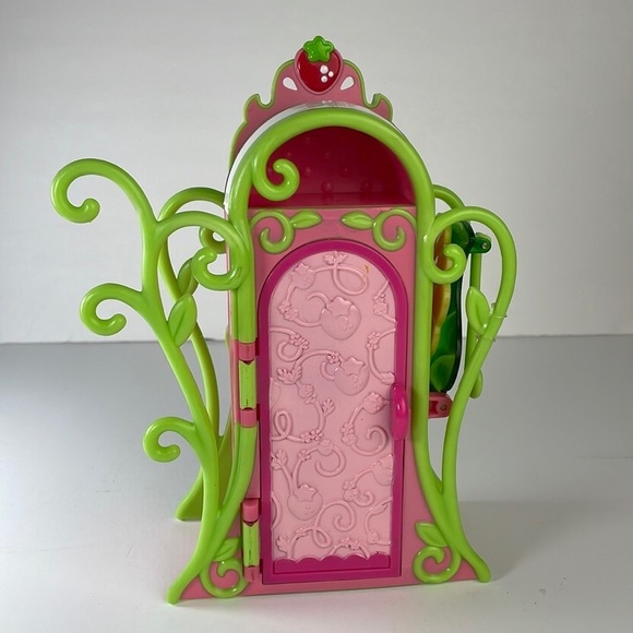 Strawberry Shortcake Wardrobe & 3 Dolls - Picture 15 of 16
